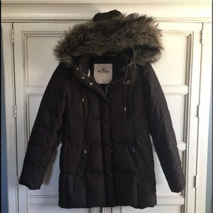 HOLLISTER girls size medium puffer.